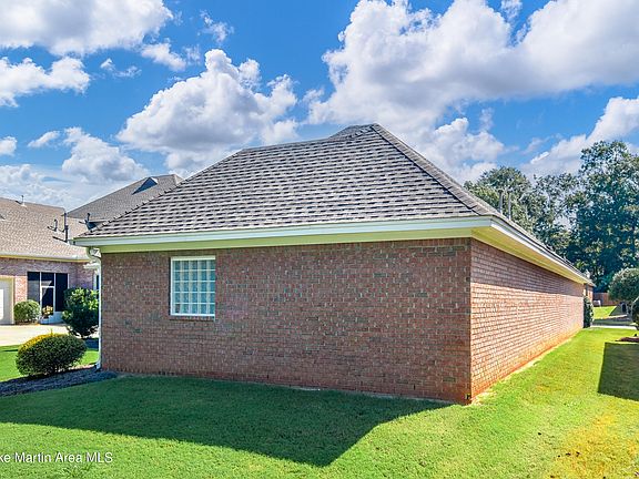 4th image of 9824 Bent Brook Dr