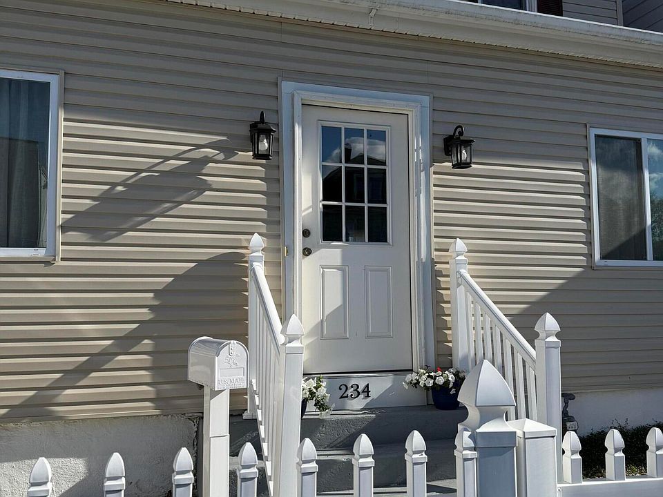 1st image of 234 Carleton Ave