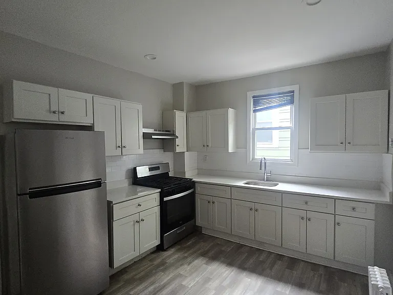 29 Grove Ter #G1 — Photo 4