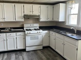 1721 Willow Park Rd, Bethlehem, PA 18020