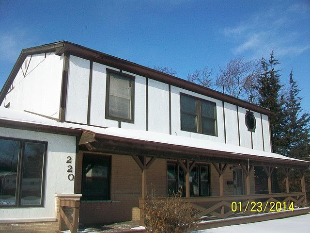 1st image of 220 Bradley Ln