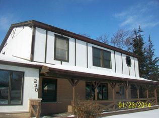 220 Bradley Ln, Hoffman Estates, IL 60169