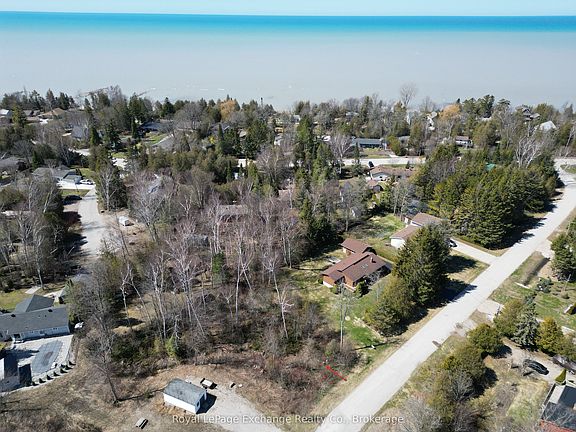 4th image of 321 Tyendinaga Rd