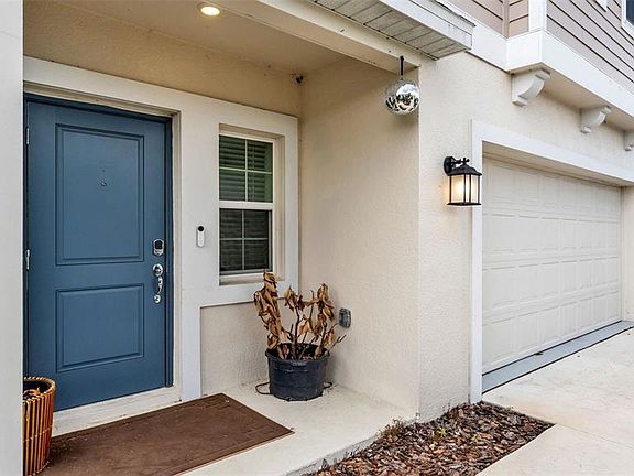 3rd image of 569 Reggie Rd