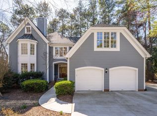 102 Meadowvale Cir, Cary, NC 27519