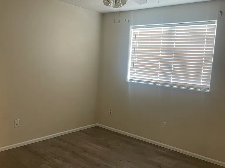 1040 Brandi Way — Photo 27