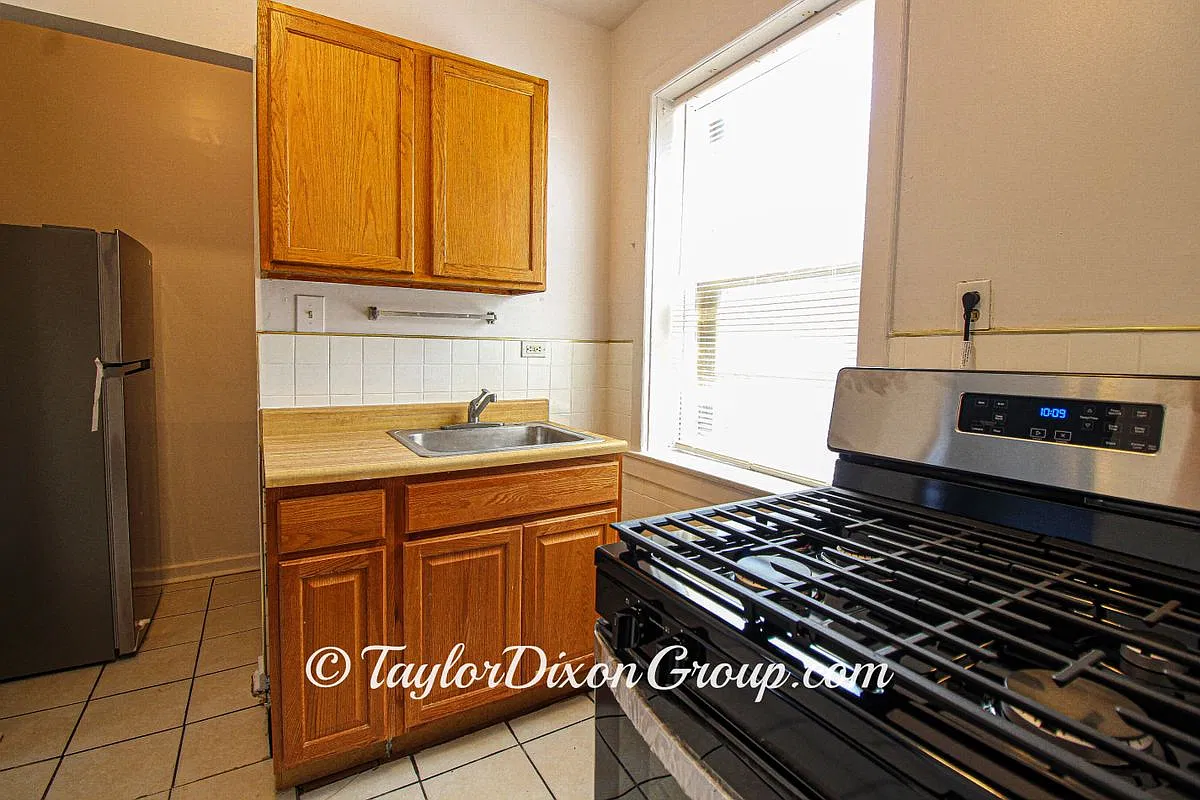 2 bed, 1.0 bath, 668 sqft, $1,185 — Photo 1