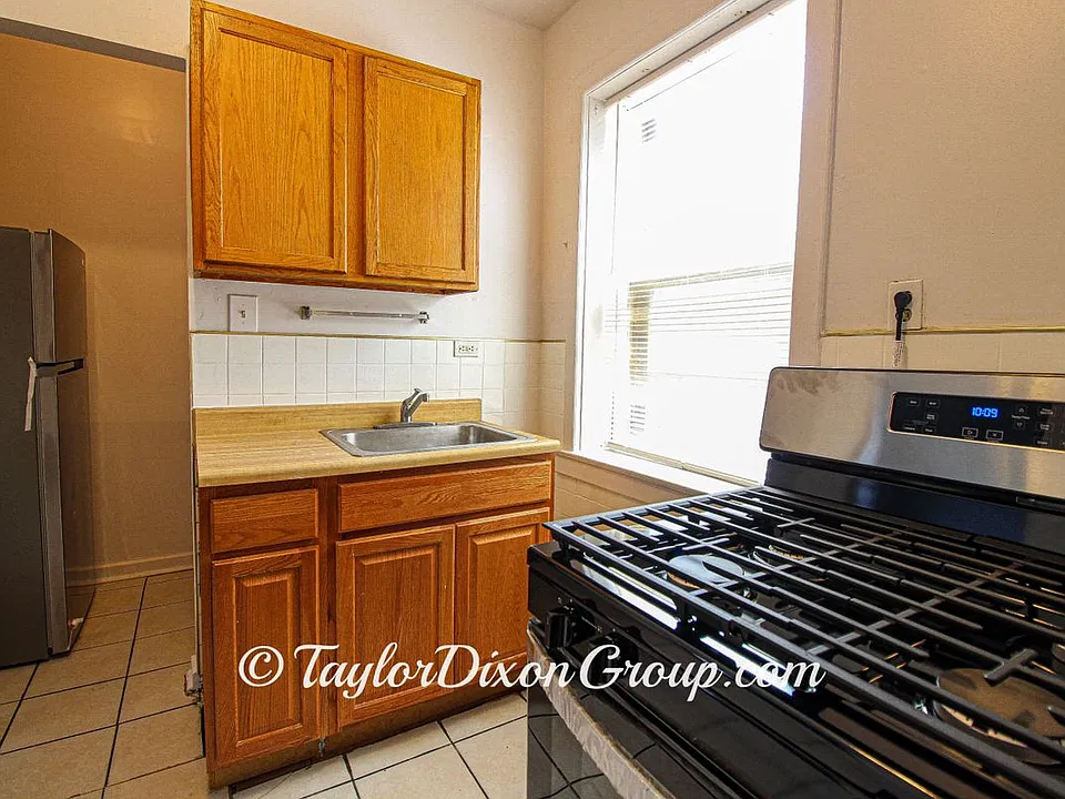 7147 S Constance Ave #3E