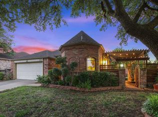 1829 Realistic Ct, Bedford, TX 76021