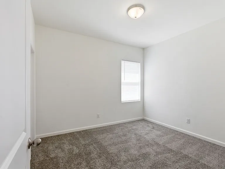 759 Crestridge Dr — Photo 14