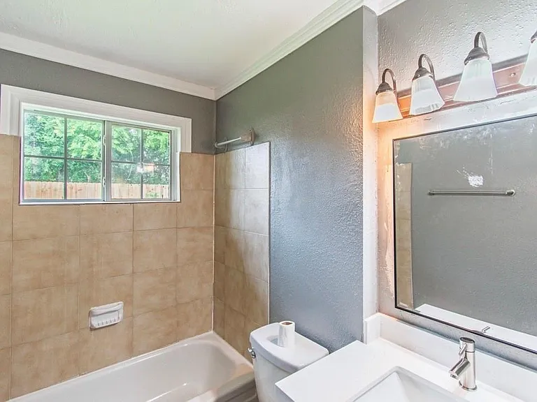 12906 Southspring Dr — Photo 18