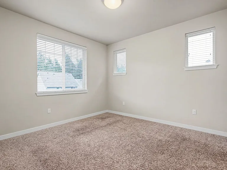 1643 Burnside Pl — Photo 21