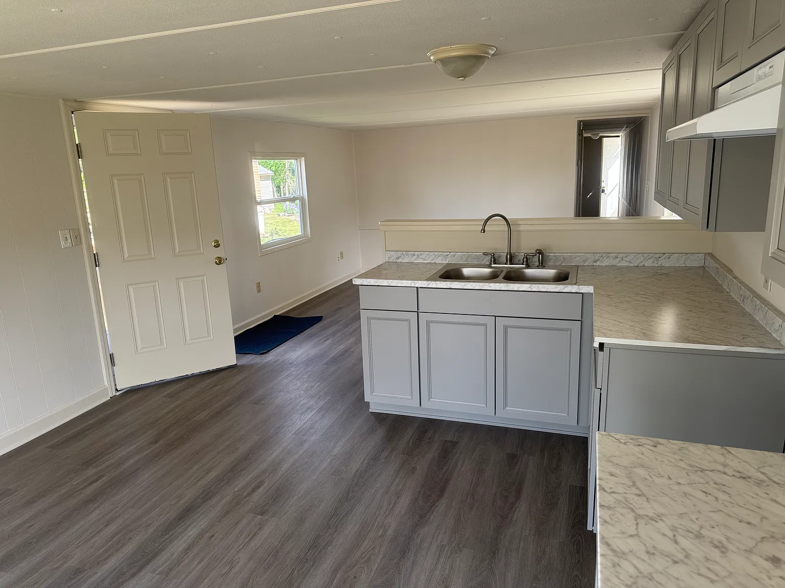 3 bed, 1100 sqft, $1,550 — Photo 4