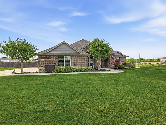 2nd image of 113 Heather Ln