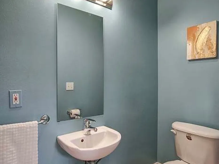 669 W Emerson St — Photo 6