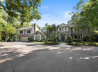 44 Edcris Ln, Huntington, NY 11743