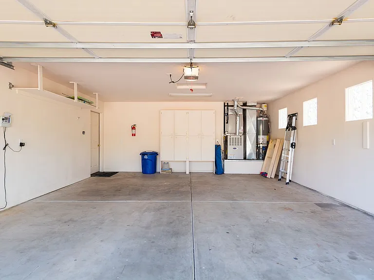 165 Quartz Dr — Photo 9