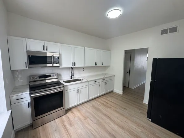 2105 N Pine St, Wilmington, DE 19802