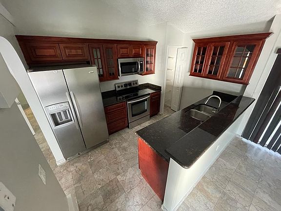 4th image of 635 Caladesi Trl