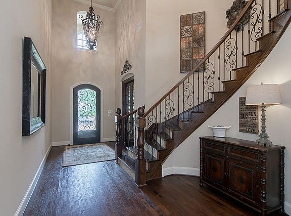 4th image of 1251 Monica Dr
