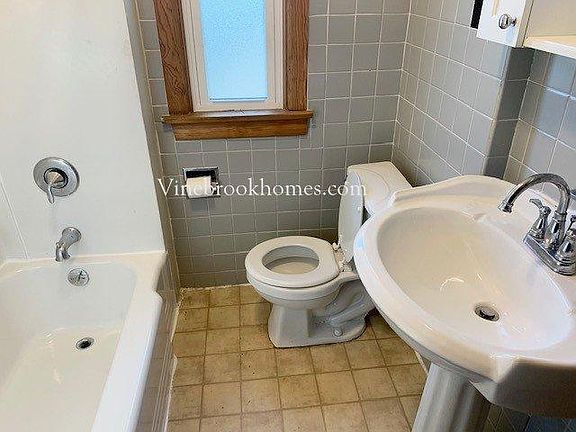 5th image of 2909 Kincaid Ave