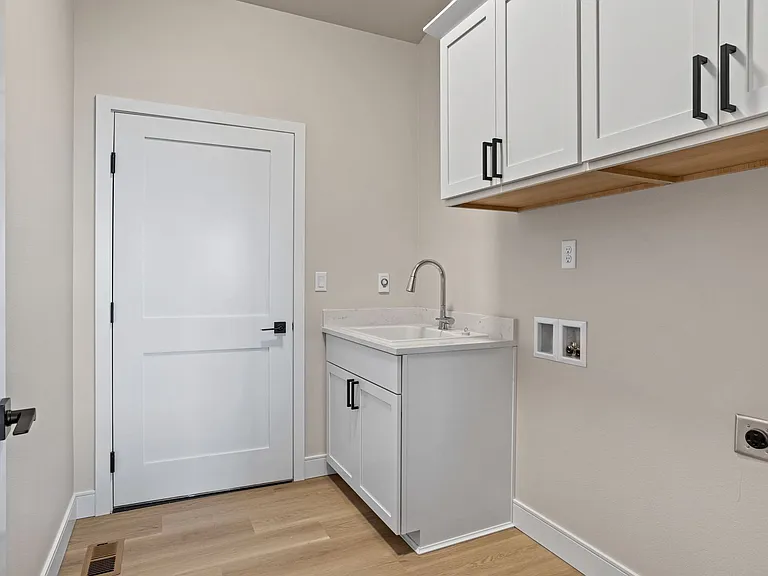 2515 S 47th Ave — Photo 21