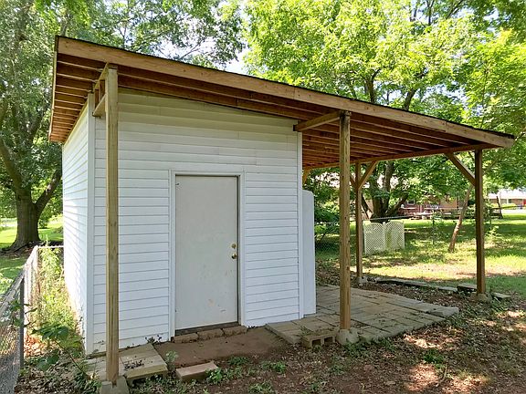 5th image of 804 Berkshire Dr