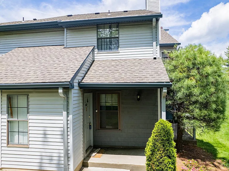 1612 Woodbridge Commons Way — Photo 12