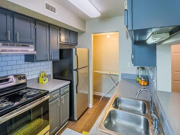 4th image of 4 Aspen Dr #C