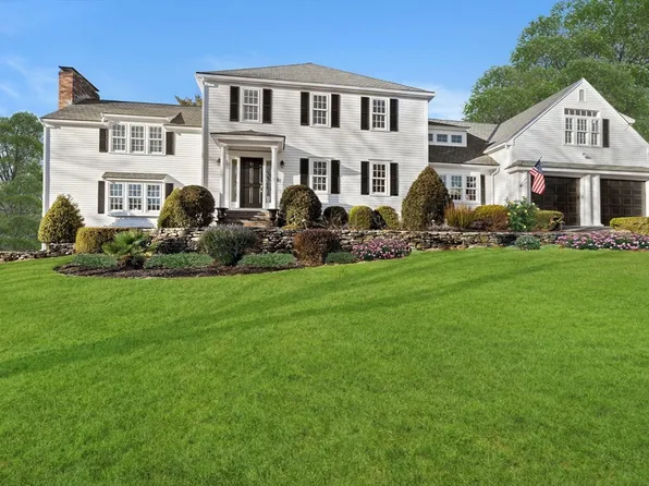 5 New Towne Dr, Hingham, MA 02043