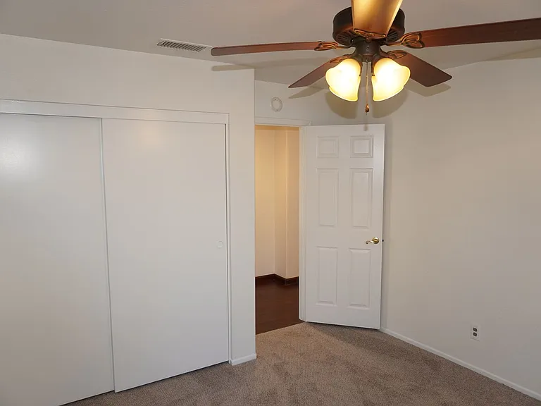 10386 Meadow Creek Dr — Photo 31