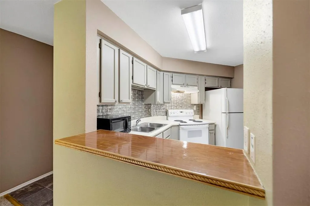 Primary Photo - 10630 Westbrae Pkwy #606