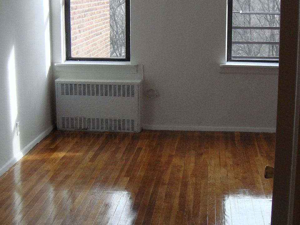 2nd image of 2861 Bainbridge Ave APT 6C