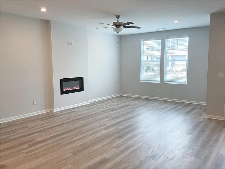 495 Crown Dr — Photo 8