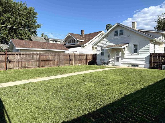 4th image of 302 W 17th St