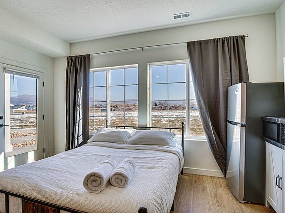 2nd image of 1218 S Sawmill Blvd #505