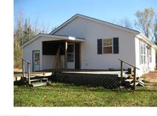 15 Twin Oaks Dr, Saint Albans, ME 04971