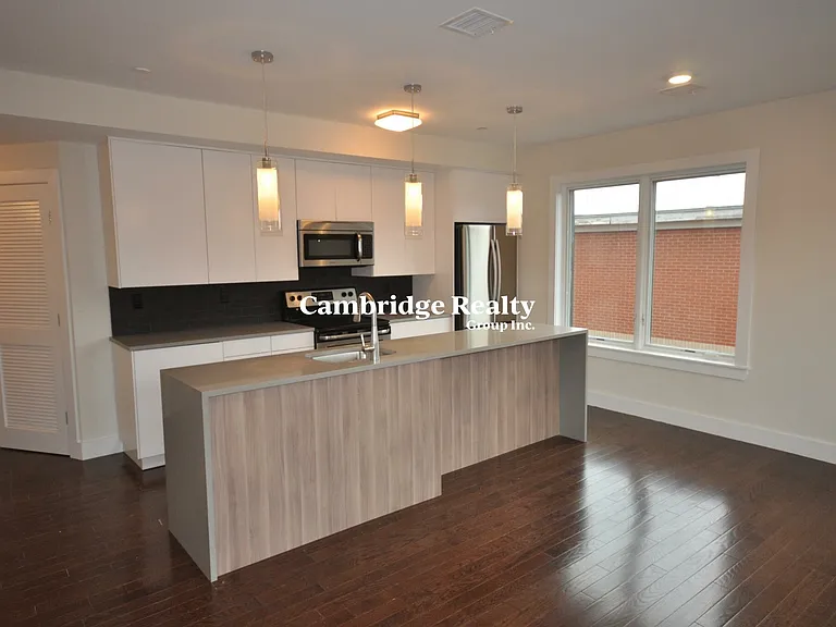 659 Massachusetts Ave #6T — Photo 2