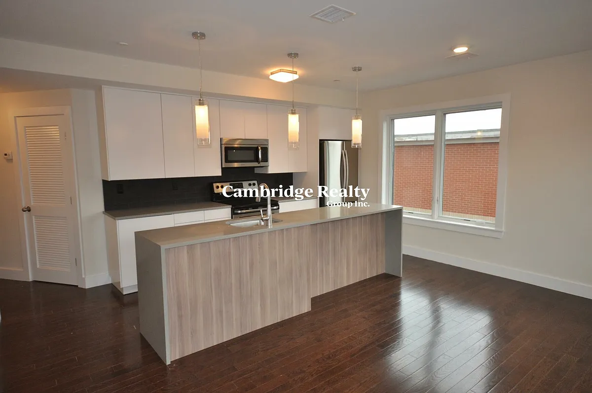 Building Photo - 659 Massachusetts Ave #6T