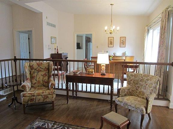 5th image of 2944 Tabor Oaks Ln