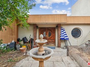 3250 Coldwater Canyon Ave, Studio City, CA 91604