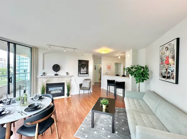 4567 Hazel St #902, Burnaby, BC V5H 4V4