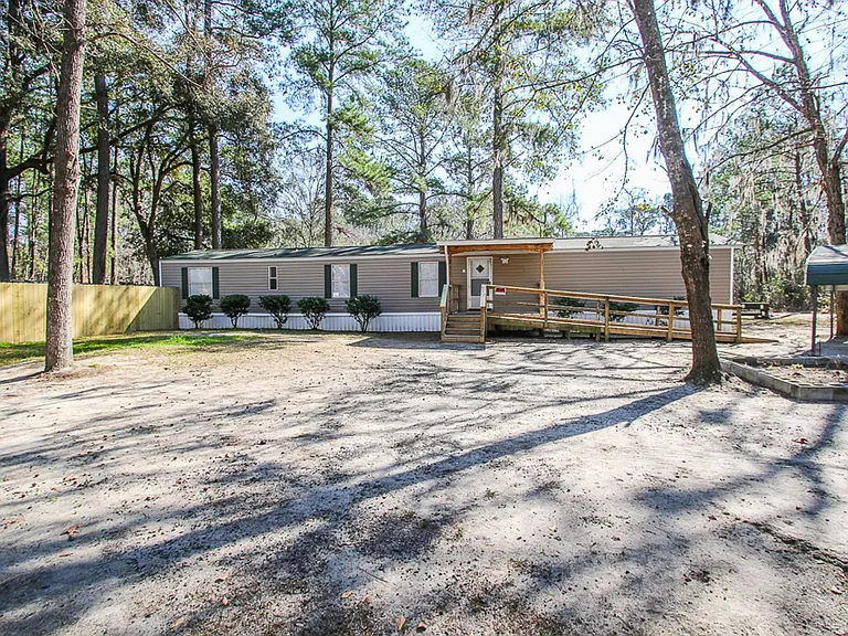 351 Oak Dr — Photo 1