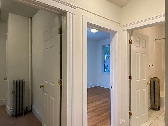4th image of 4-8 Camelot Ct #12R