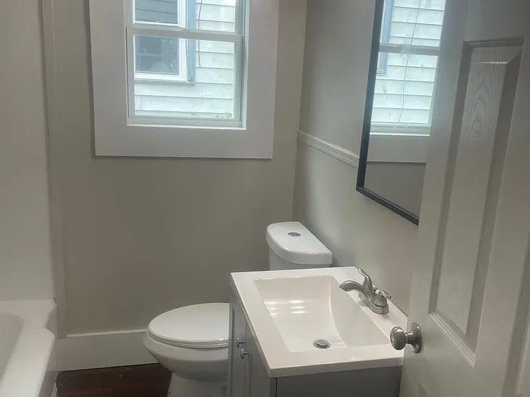 804 Columbia St — Photo 2