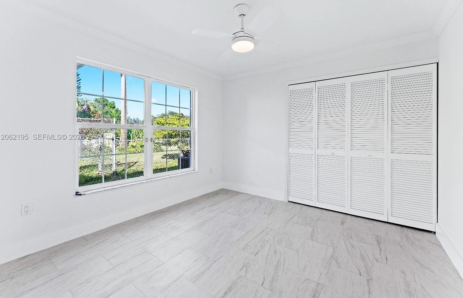 2 bed, 1.0 bath, $1,300 — Photo 2