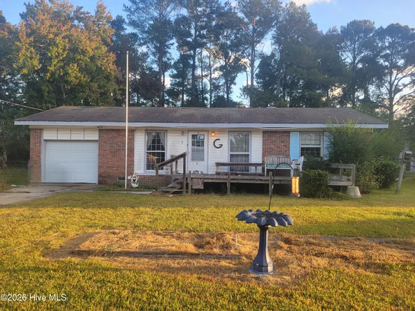 7 Yorkshire Drive, Jacksonville, NC 28546