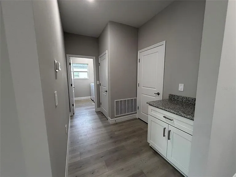 1100 Homer St NW — Photo 24