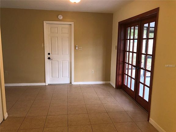 4th image of 311 W Primrose Ln