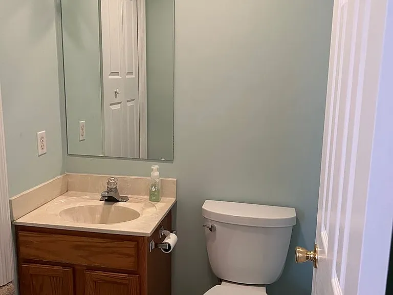 604 Phoenix Ct — Photo 15
